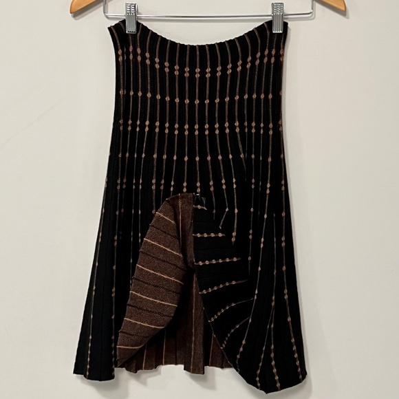 NWOT Short Sweater-Knit A-line Skirt, Dark Academia Knee Max Studio, Size M - Picture 7 of 9